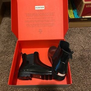 Hunter ankle rain boots. Never worn, black. Womens size 8